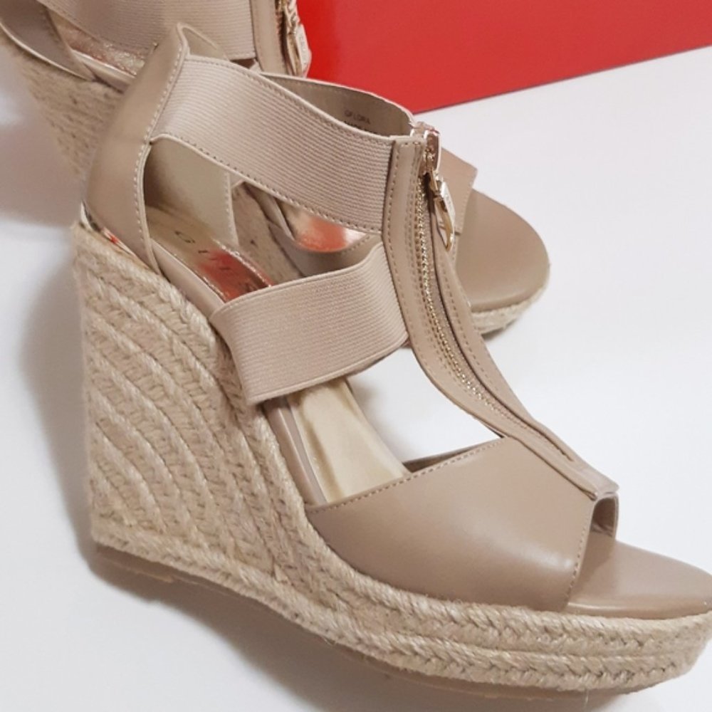 GUESS "Lora" zip-front espadrille - Picture 2 of 7